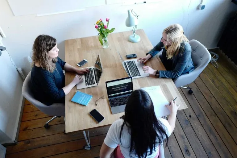 6 ways user feedback can help SaaS survival and success during the financial downturn… and beyond.